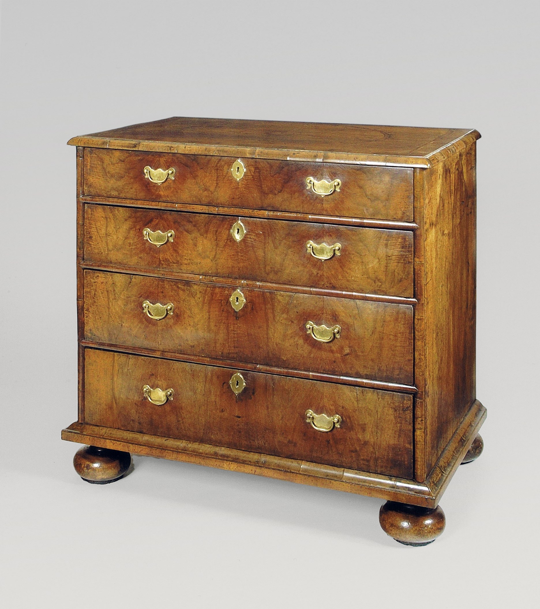 EARLY 18TH CENTURY ANTIQUE ENGLISH QUEEN ANNE WALNUT CHEST OF DRAWERS